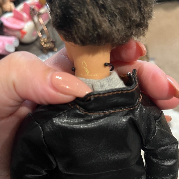 B23 Mattel 1999 My Scene Brown Haired Boy Doll - Picture 3 of 4